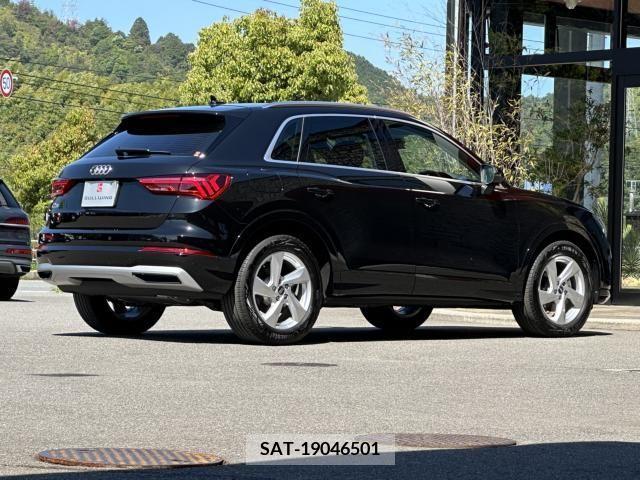Audi Q3 2023-02 317892-2