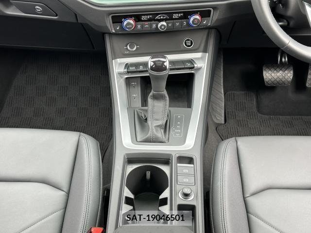 Audi Q3 2023-02 317892-8