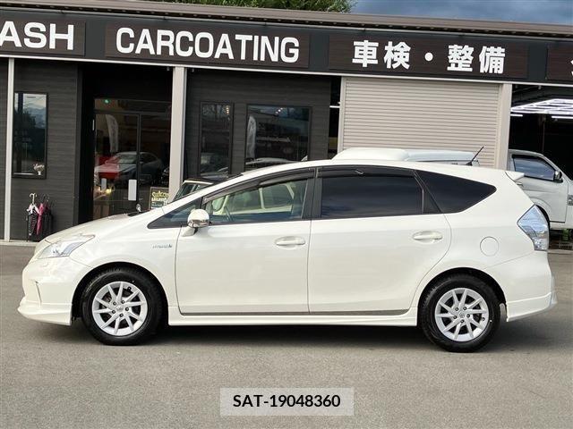 Toyota PRIUS ALPHA 2012-07 366777-7