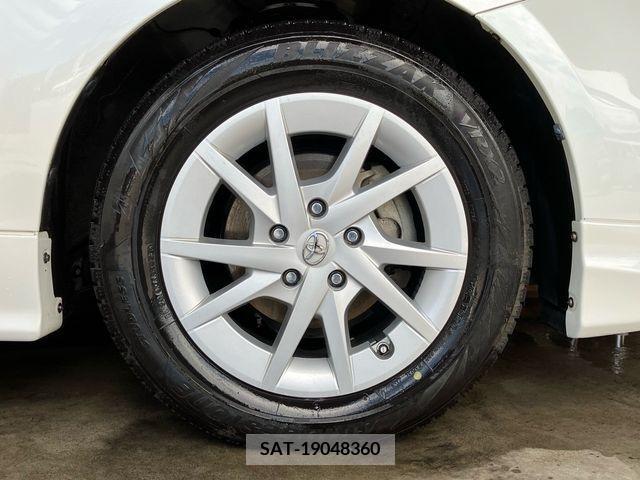 Toyota PRIUS ALPHA 2012-07 366777-23