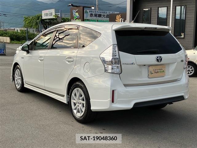 Toyota PRIUS ALPHA 2012-07 366777-6