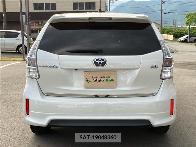 Toyota PRIUS ALPHA 2012-07 366777-5