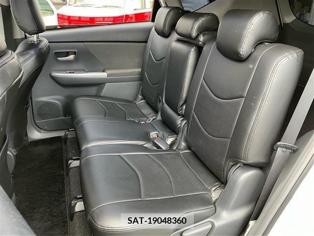 Toyota PRIUS ALPHA 2012-07 366777-12