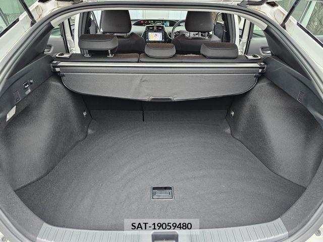 Toyota PRIUS 2021-08 325332-4