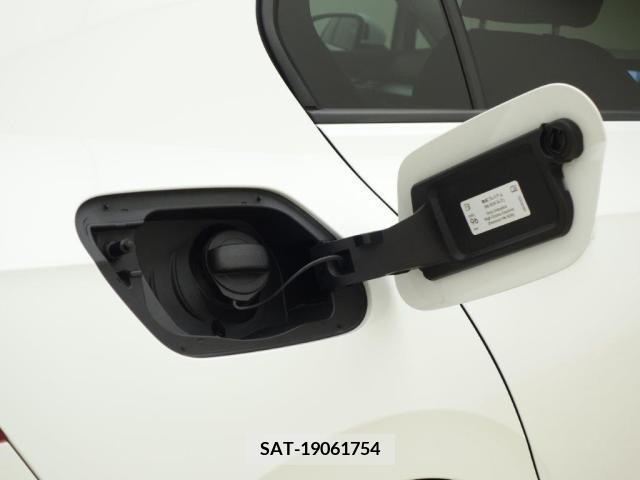 VolksWagen GOLF 2021-06 210632-16
