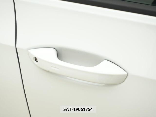 VolksWagen GOLF 2021-06 210632-15