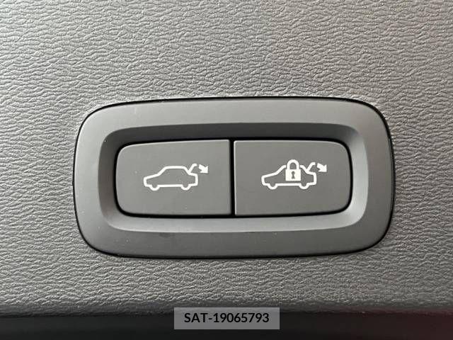 Volvo XC40 2021-07 288810-14