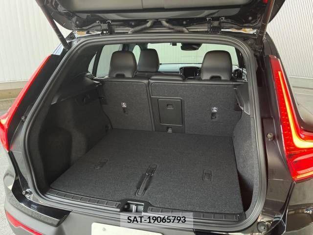 Volvo XC40 2021-07 288810-13