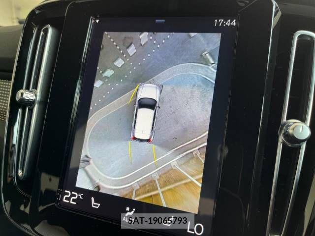 Volvo XC40 2021-07 288810-6
