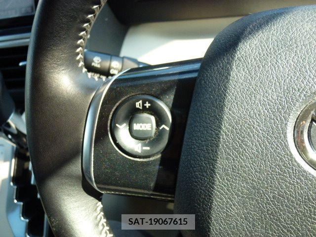 Toyota SIENTA 2015-08 329636-21