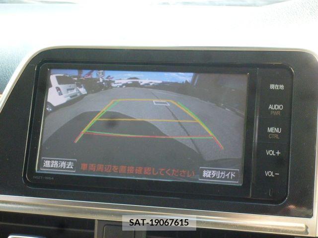 Toyota SIENTA 2015-08 329636-11