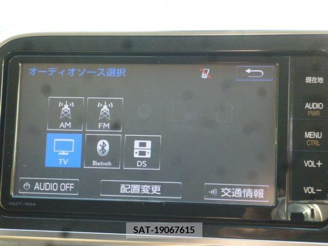 Toyota SIENTA 2015-08 329636-13