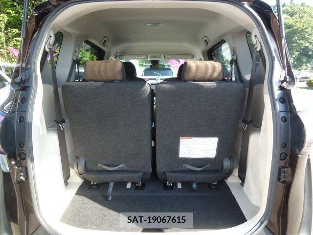Toyota SIENTA 2015-08 329636-9