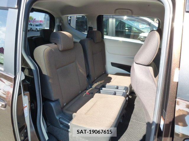 Toyota SIENTA 2015-08 329636-6