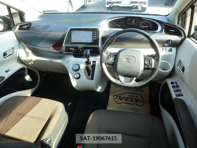 Toyota SIENTA 2015-08 329636-1