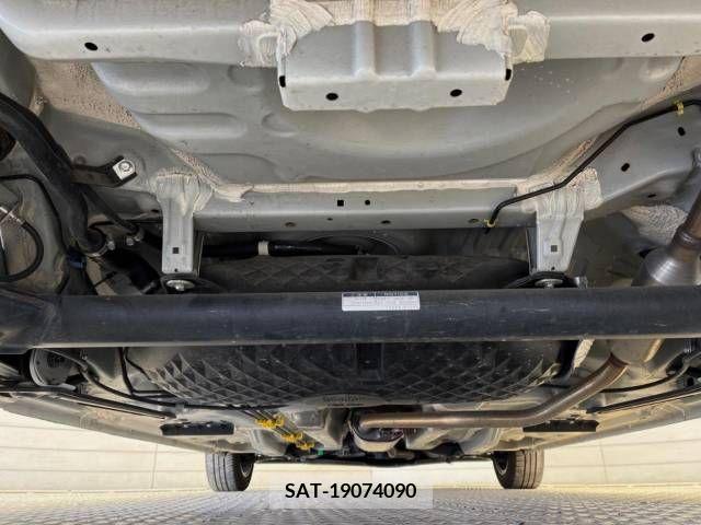 Toyota TANK 2020-04 378649-19