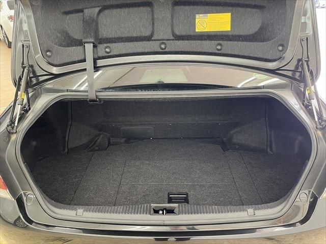 Toyota CROWN SEDAN 2015-11 182958-23