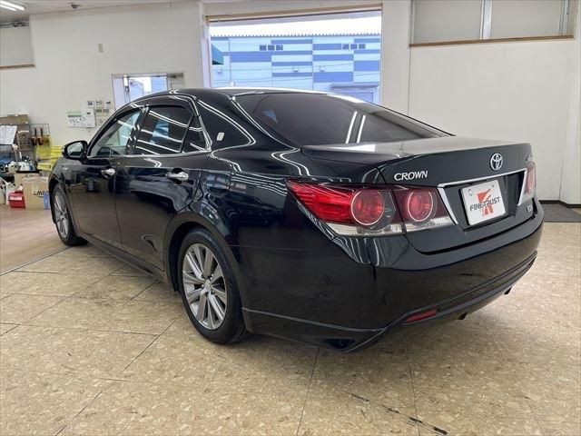 Toyota CROWN SEDAN 2015-11 182958-6