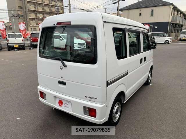 Suzuki EVERY 2012-11 207961-2
