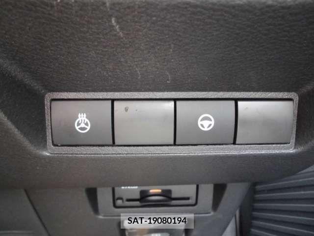 Nissan AURA 2023-09 389479-5