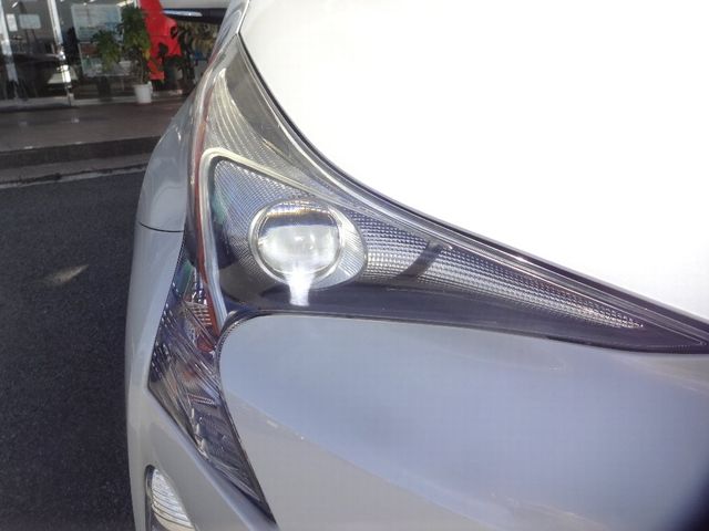 Toyota PRIUS 2016-10 13961-28