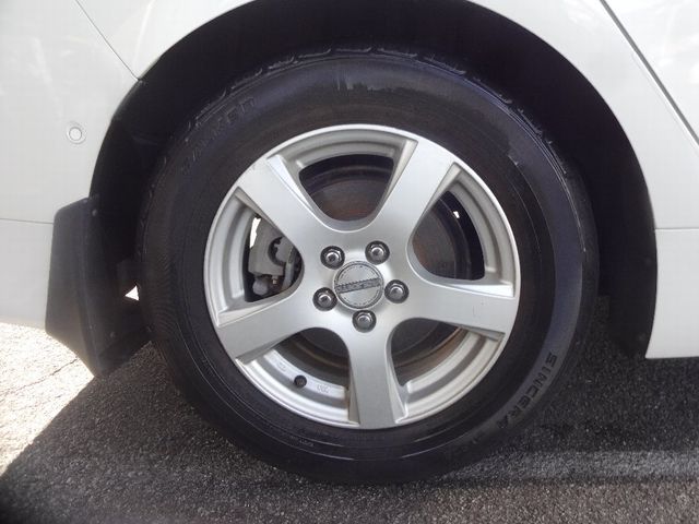 Toyota PRIUS 2016-10 13961-25