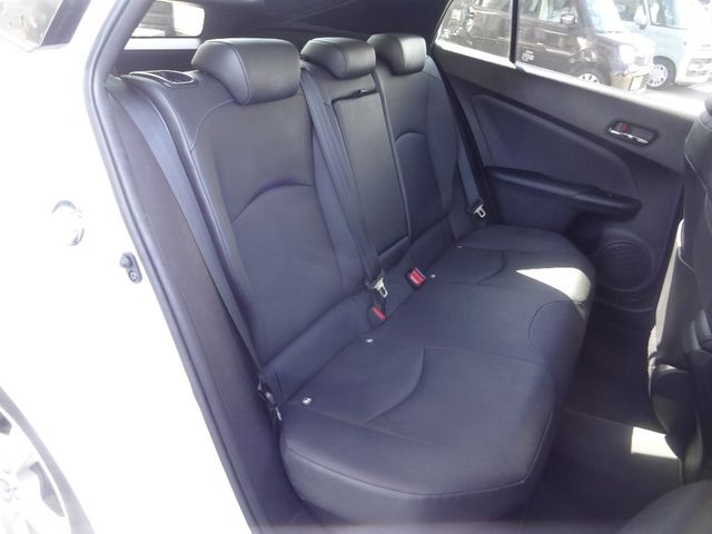 Toyota PRIUS 2016-10 13961-7