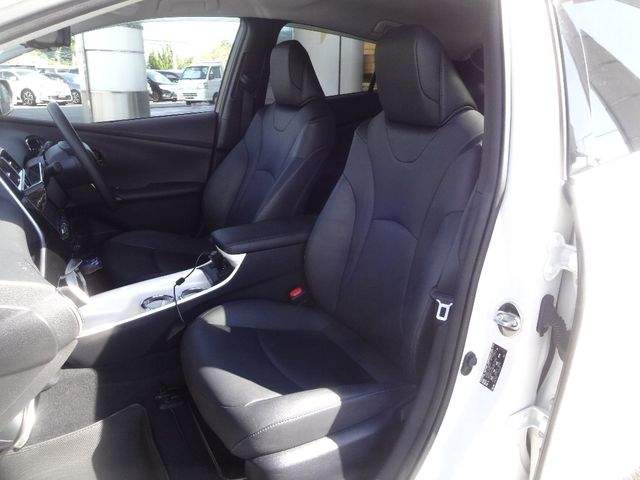 Toyota PRIUS 2016-10 13961-8