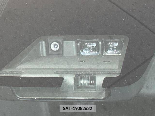 Toyota ESQUIRE 2019-09 268558-3