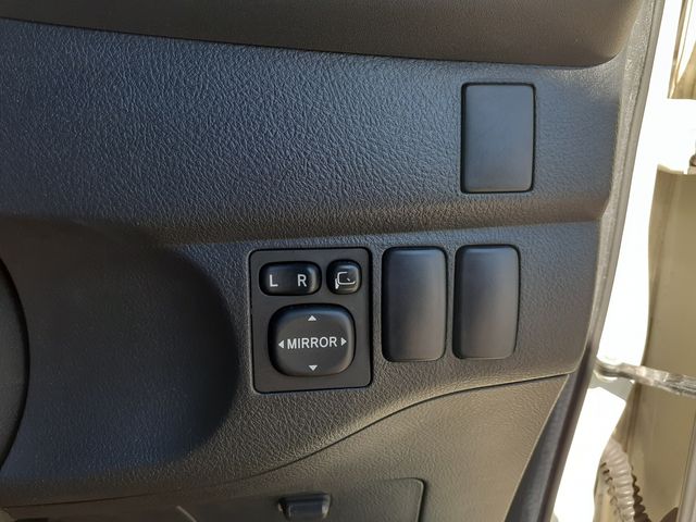 Toyota BB 2011-09 186693-25