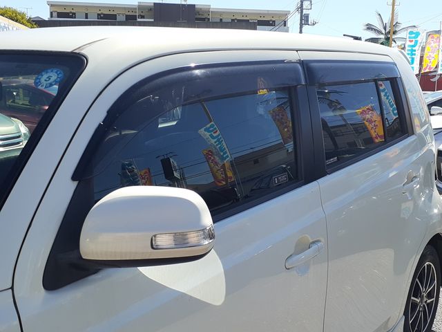 Toyota BB 2011-09 186693-7