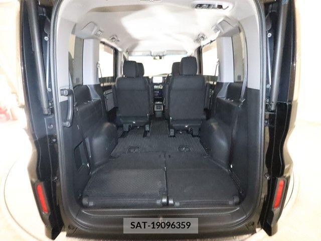 Honda e 2019-04 331944-8