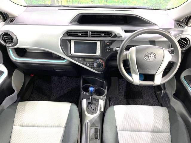 Toyota AQUA 2012-09 10498-1