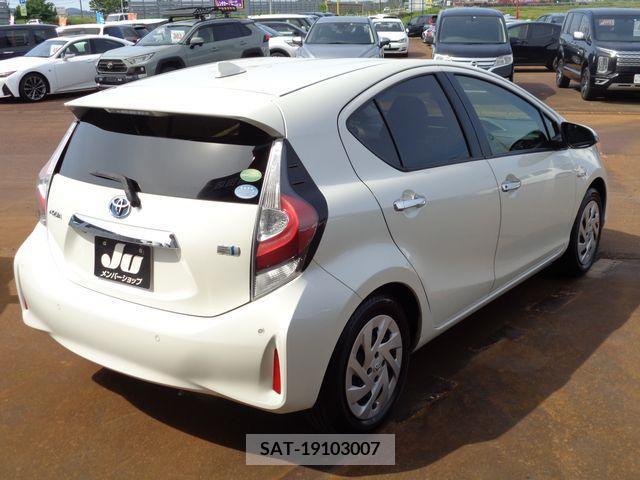 Toyota AQUA 2019-06 314095-2