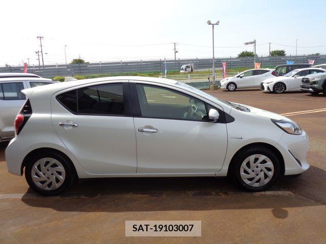 Toyota AQUA 2019-06 314095-4