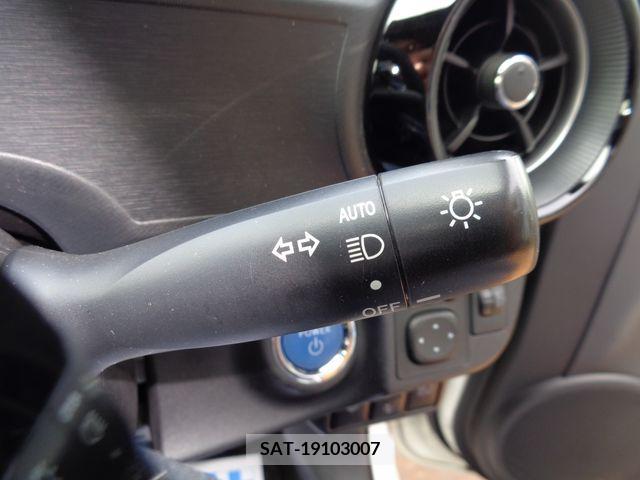 Toyota AQUA 2019-06 314095-17