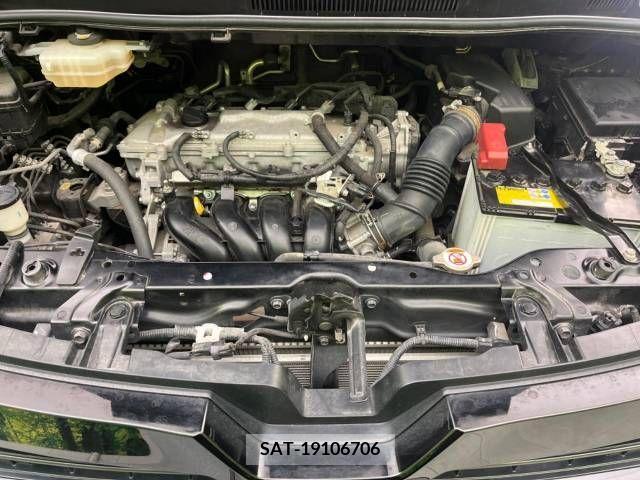 Toyota VOXY 2018-03 288882-19