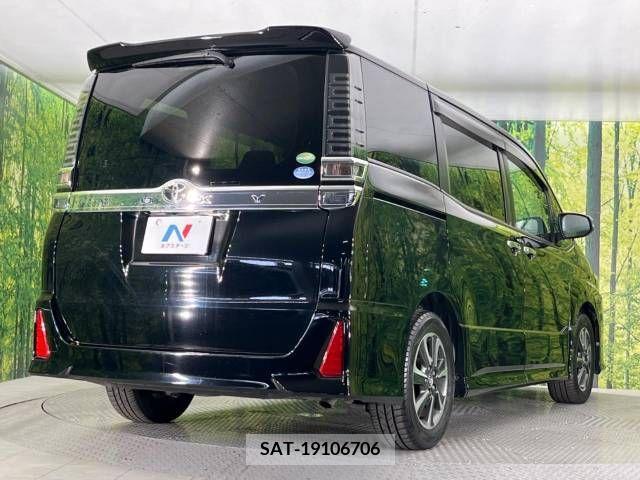 Toyota VOXY 2018-03 288882-18