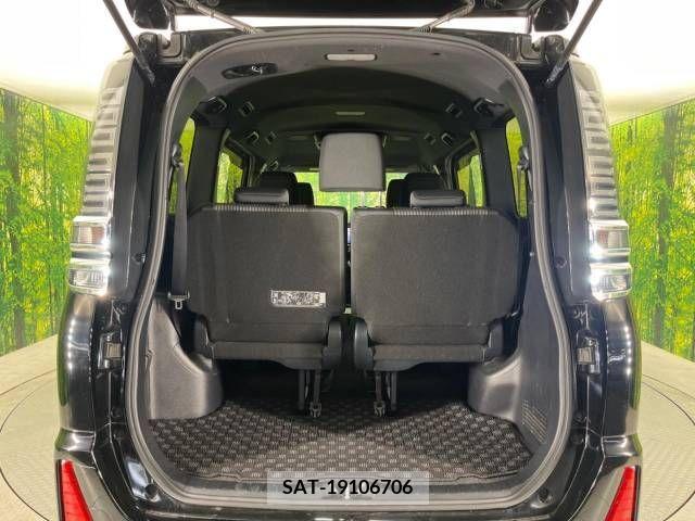 Toyota VOXY 2018-03 288882-11