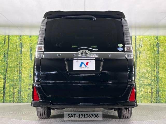 Toyota VOXY 2018-03 288882-16