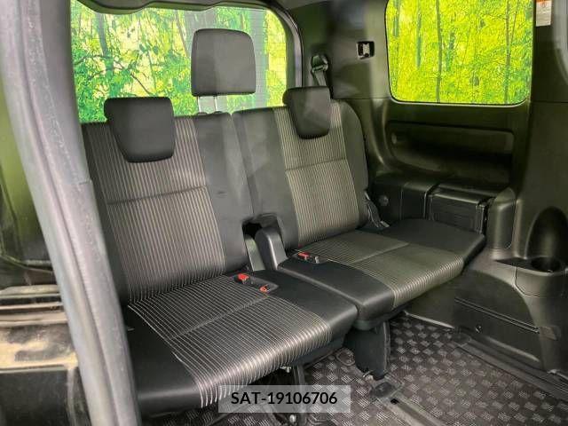 Toyota VOXY 2018-03 288882-10