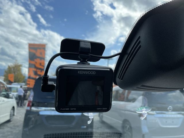 Nissan SERENA 2018-07 24077-20