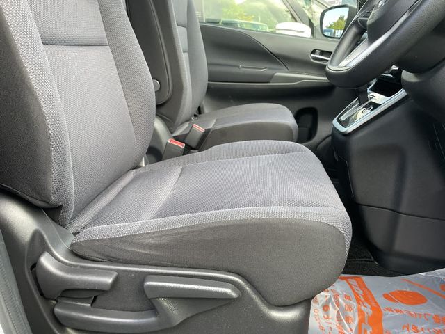 Nissan SERENA 2018-07 24077-5