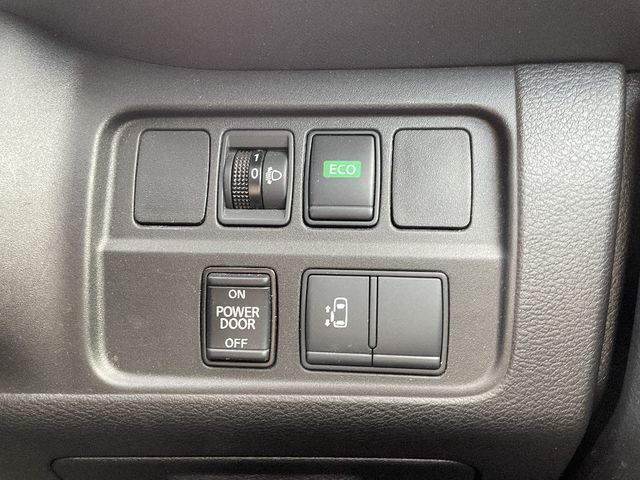Nissan SERENA 2018-07 24077-15