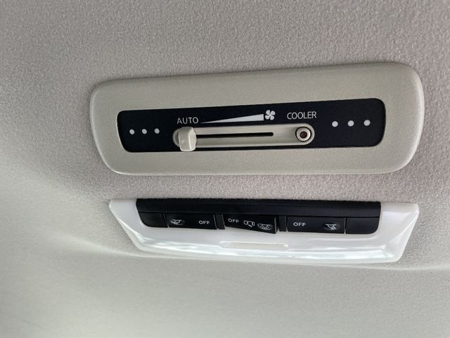 Nissan SERENA 2018-07 24077-25