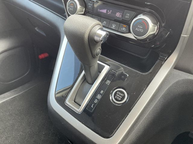 Nissan SERENA 2018-07 24077-14