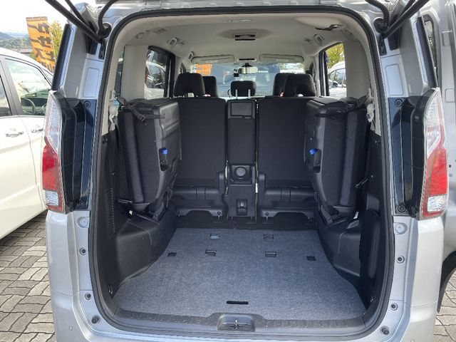 Nissan SERENA 2018-07 24077-7