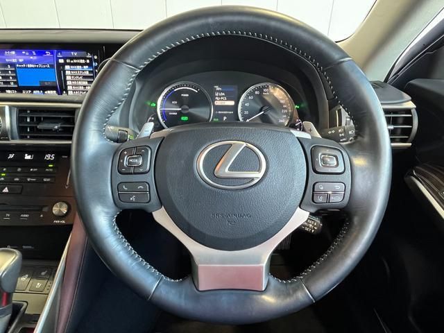 Lexus IS 2017-03 185200-8
