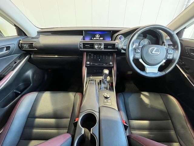 Lexus IS 2017-03 185200-4