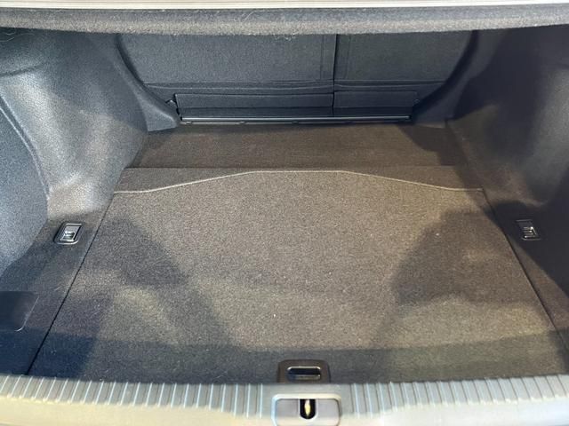 Lexus IS 2017-03 185200-16